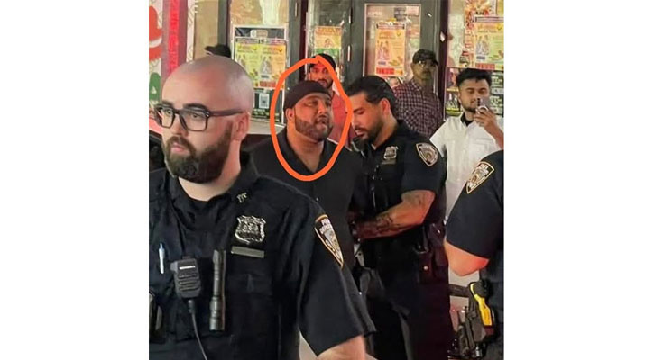 আখতার হোসেনের ওপর ডিম নিক্ষেপ করা আ. লীগ কর্মী আটক